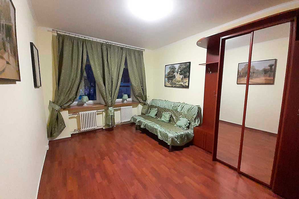 2 х комнатная квартира в <span>Сталинском доме на ул.Озерная</span> 