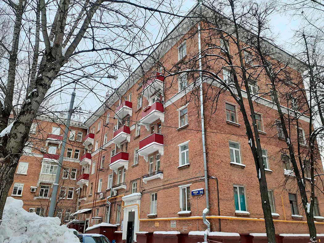 2 х комнатная квартира в <span>Сталинском доме на ул.Озерная</span> 